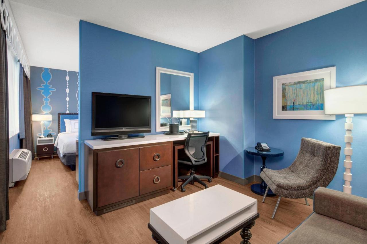 Fairfield Inn And Suites Chicago Downtown/ Magnificent Mile Bagian luar foto