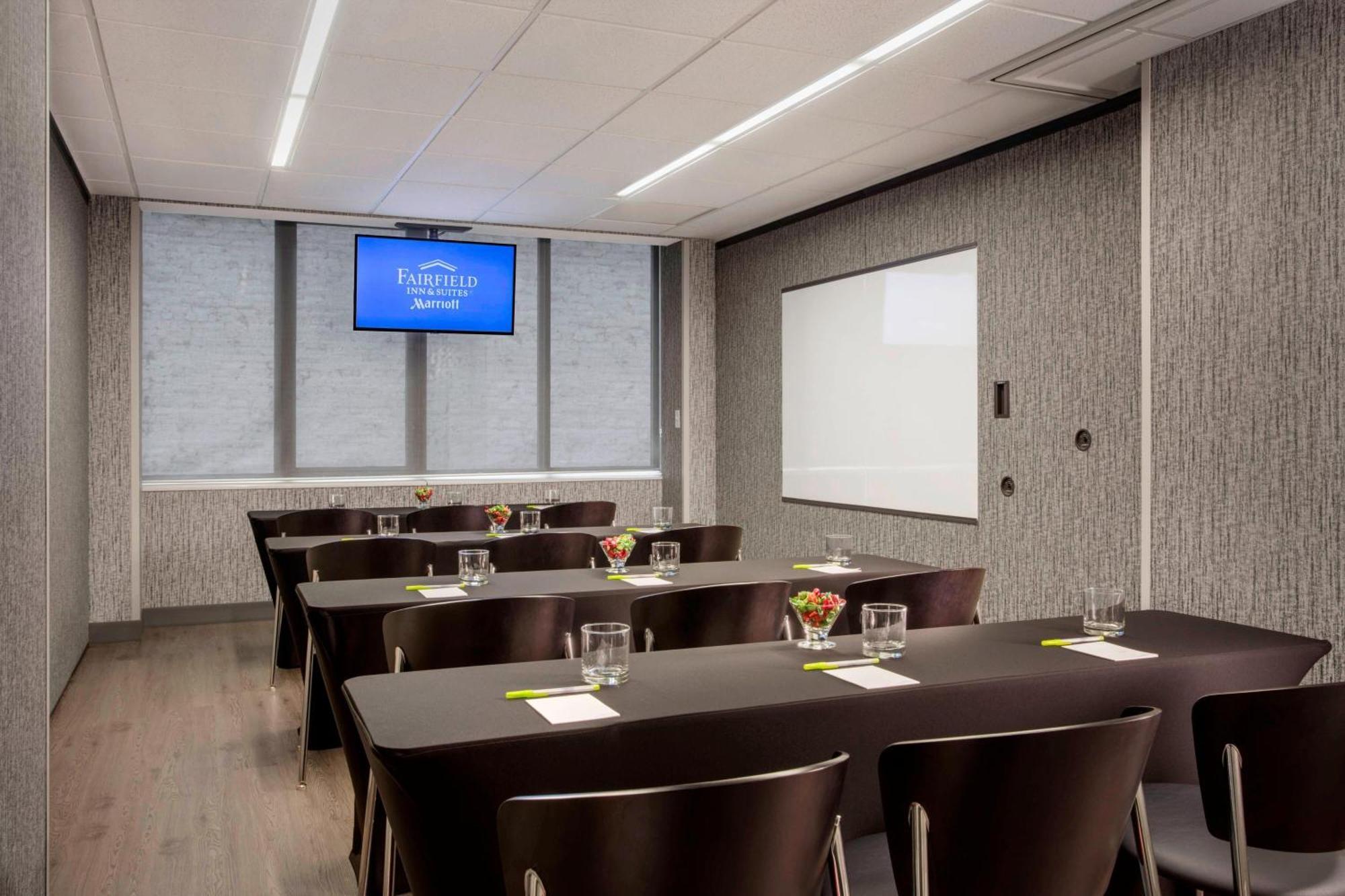 Fairfield Inn And Suites Chicago Downtown/ Magnificent Mile Bagian luar foto