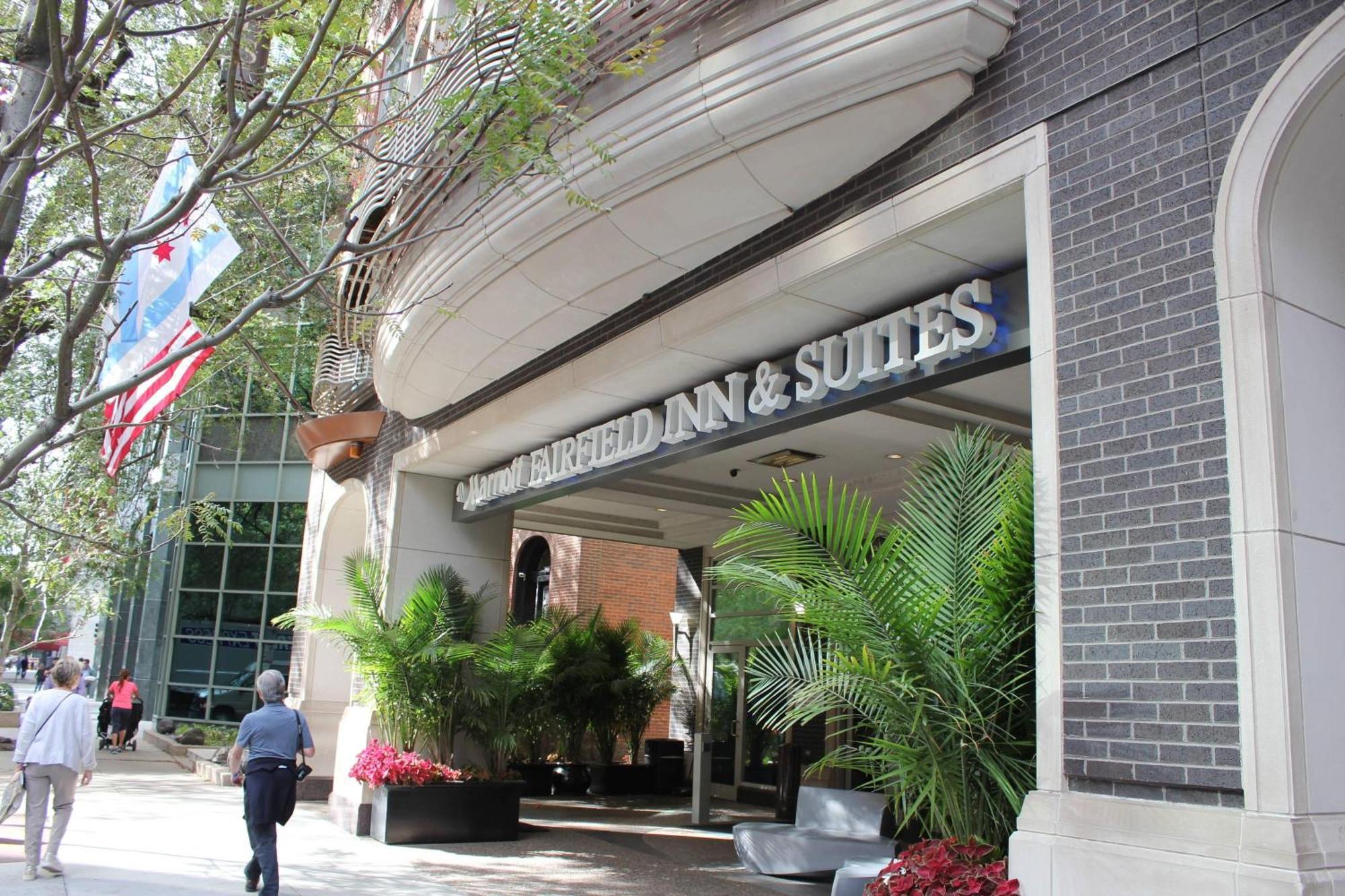 Fairfield Inn And Suites Chicago Downtown/ Magnificent Mile Bagian luar foto