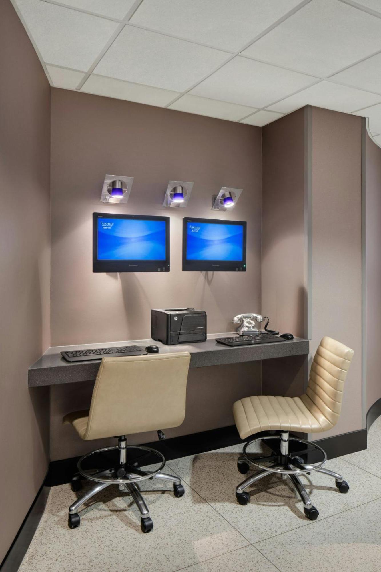 Fairfield Inn And Suites Chicago Downtown/ Magnificent Mile Bagian luar foto