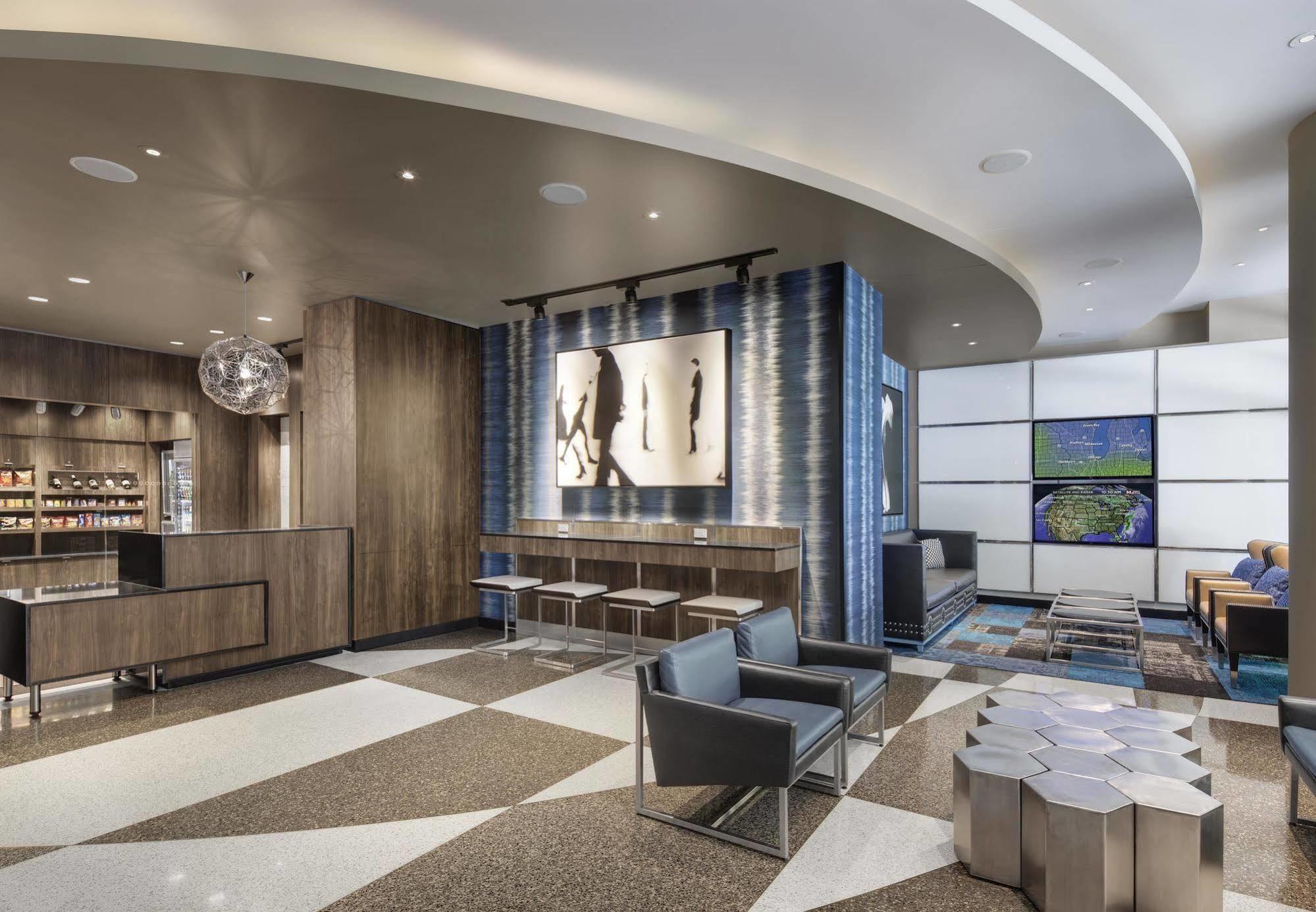 Fairfield Inn And Suites Chicago Downtown/ Magnificent Mile Bagian luar foto